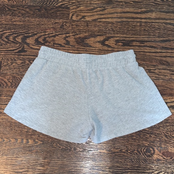 peace love world shorts - Picture 2 of 2